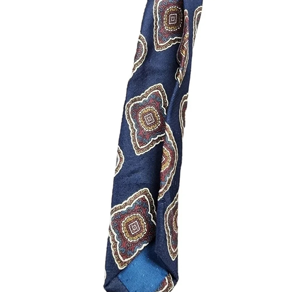 KENNETH ROBERTS VINTAGE NAVY PAISLEY MENS SILK TIE - Picture 6 of 6